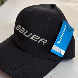 Bauer Hockey NWT Navy Cotton/Spandex Fitted Cap Size S/M